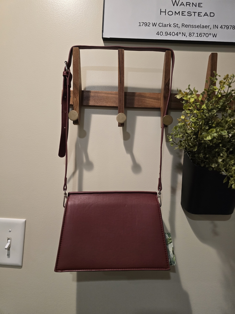 🍒🔥 Badgley Mischka Burgundy Leather Crossbody Bag - Picture 5 of 5
